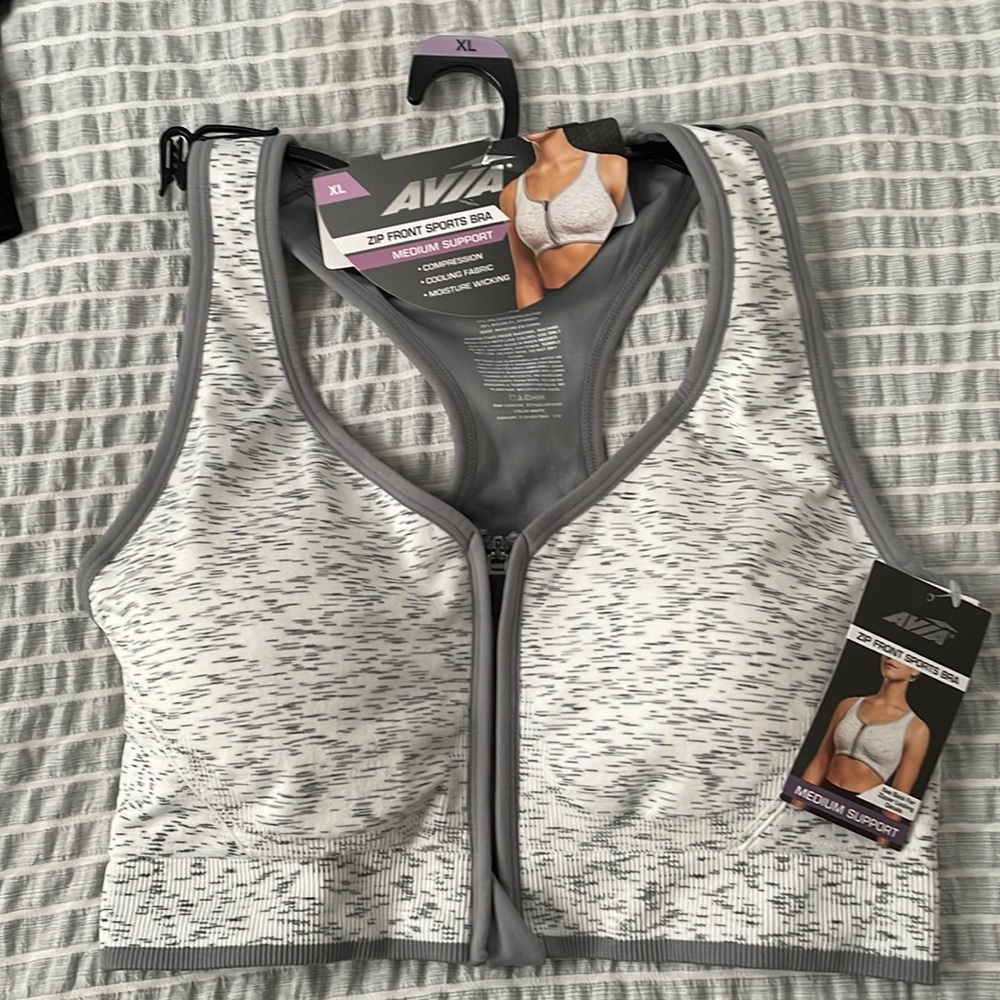 Racerback Avis sports bra